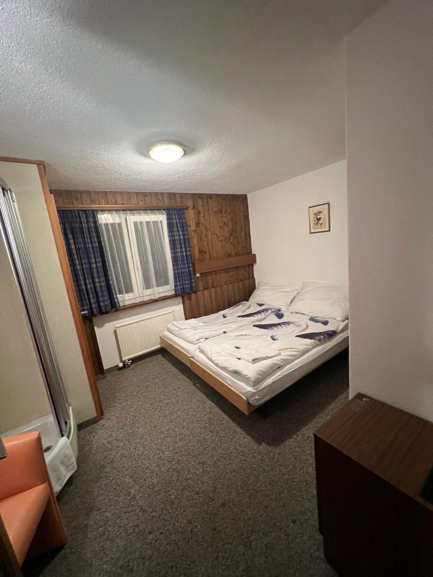 Romantic Room With Private Bathroom Saas im Prattigau Exteriör bild